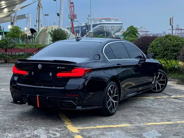 BMW 5 Series — фото 4