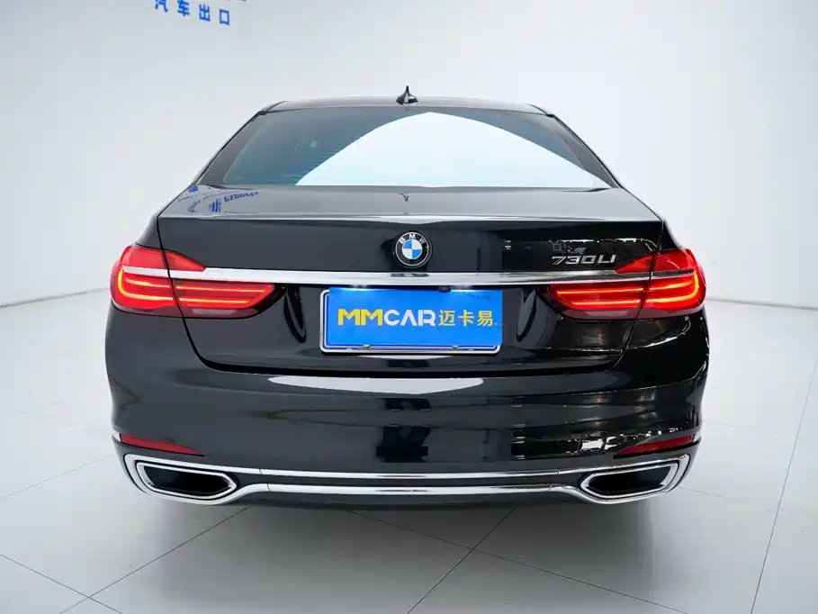 BMW 7 Series — фото 14