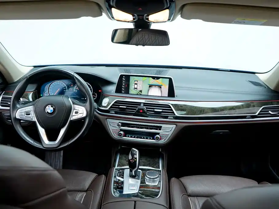 BMW 7 Series — фото 3