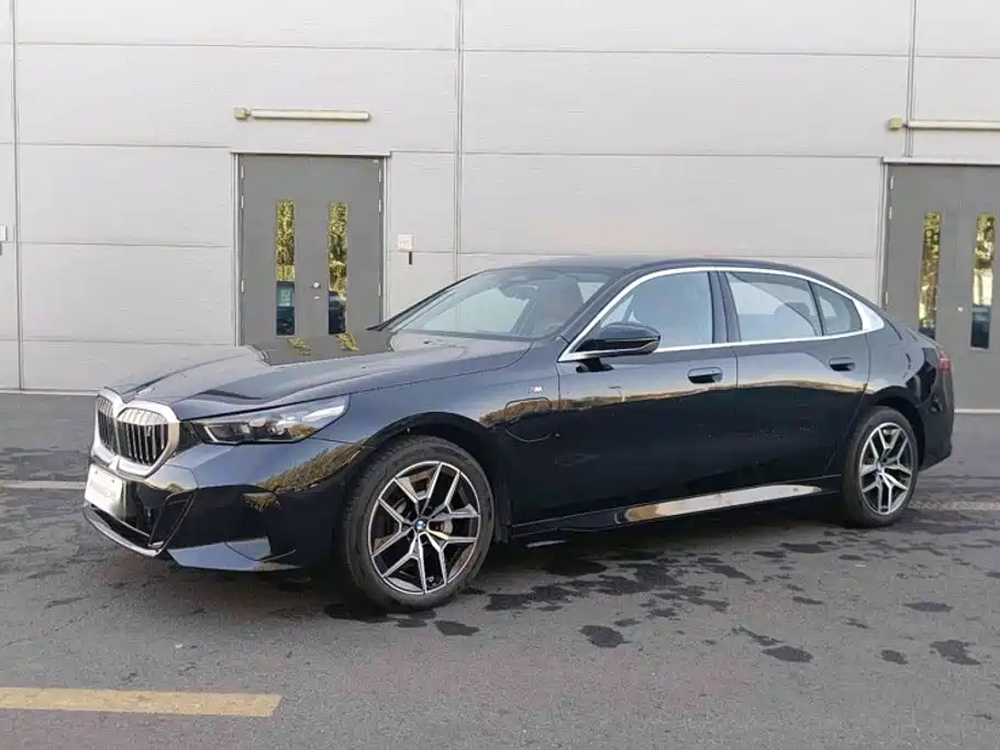 BMW i5 — фото 2