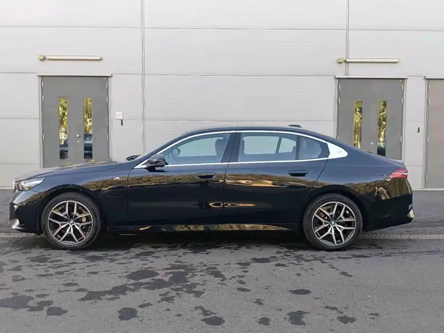 BMW i5 — фото 4