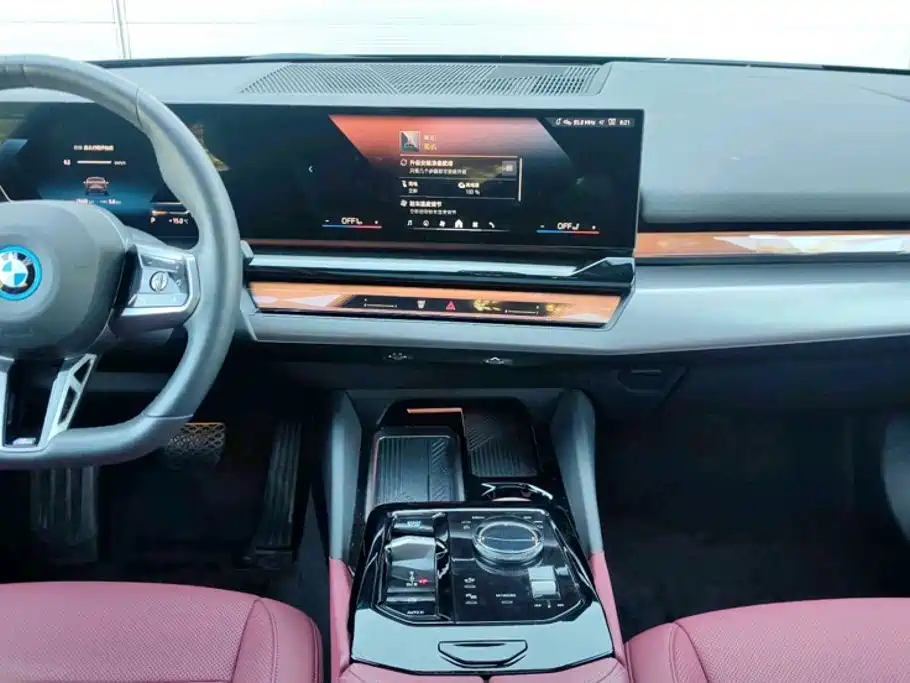 BMW i5 — фото 10