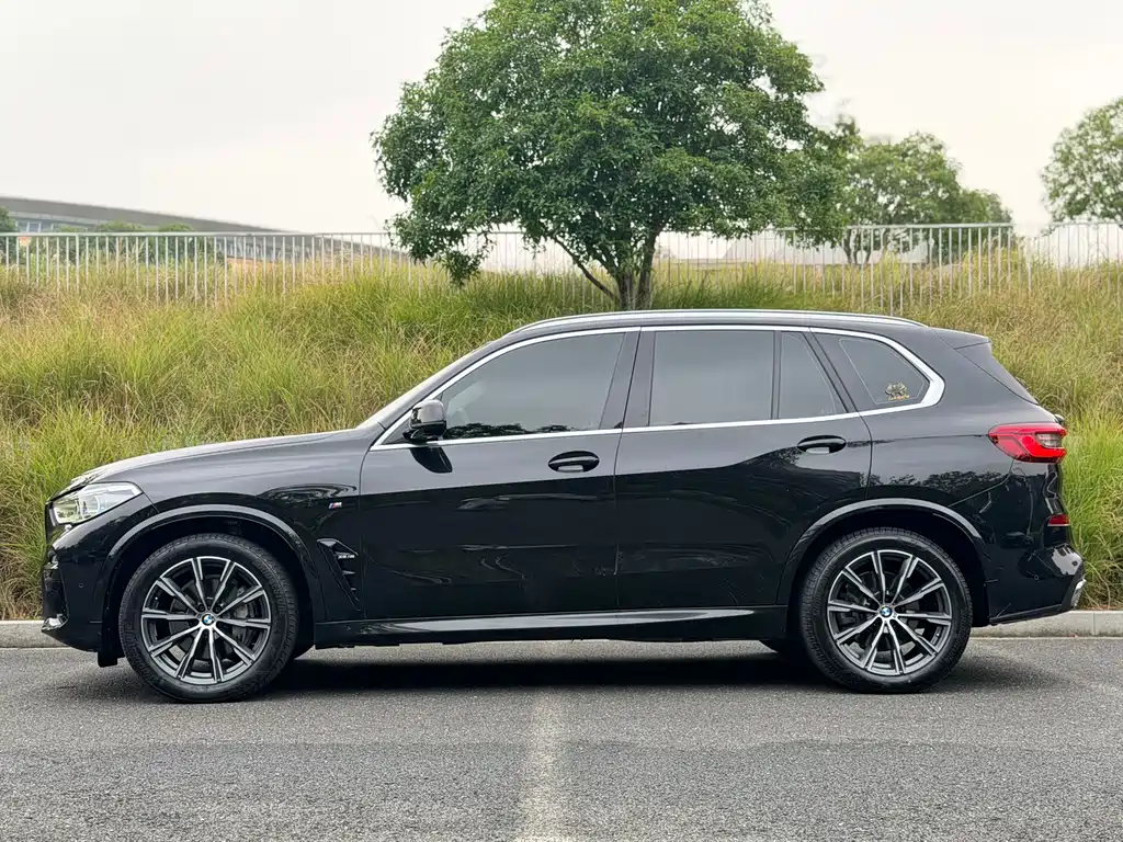 BMW X5 (Import) — фото 4