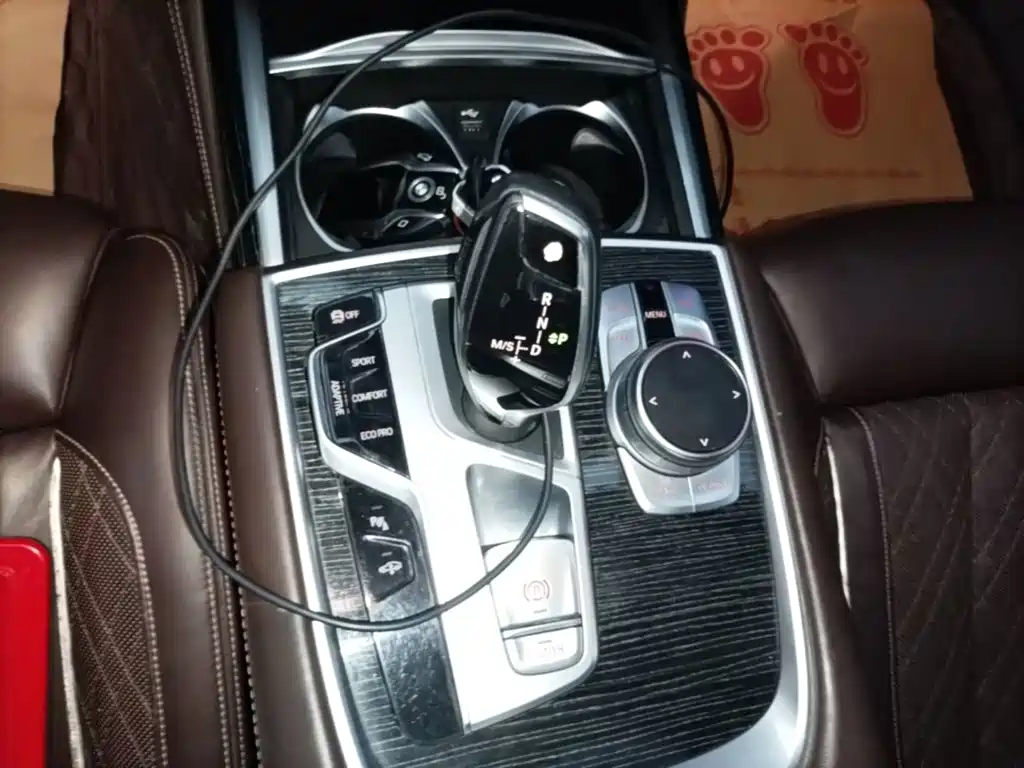 BMW 7 Series — фото 14