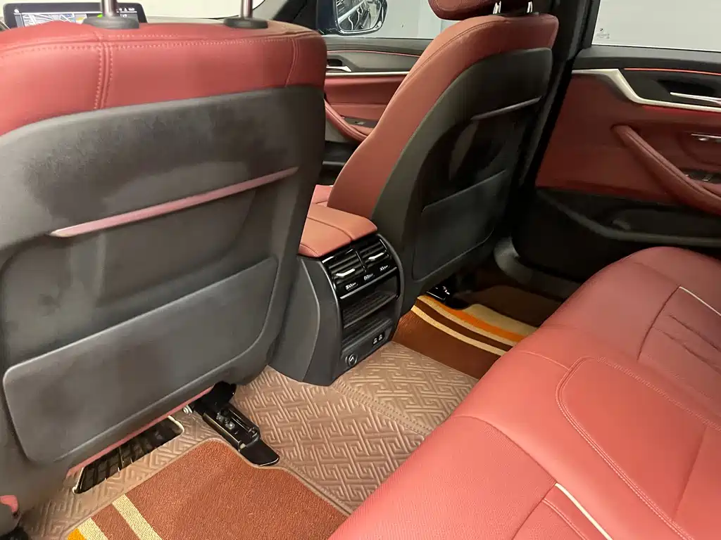 BMW 5 Series — фото 10