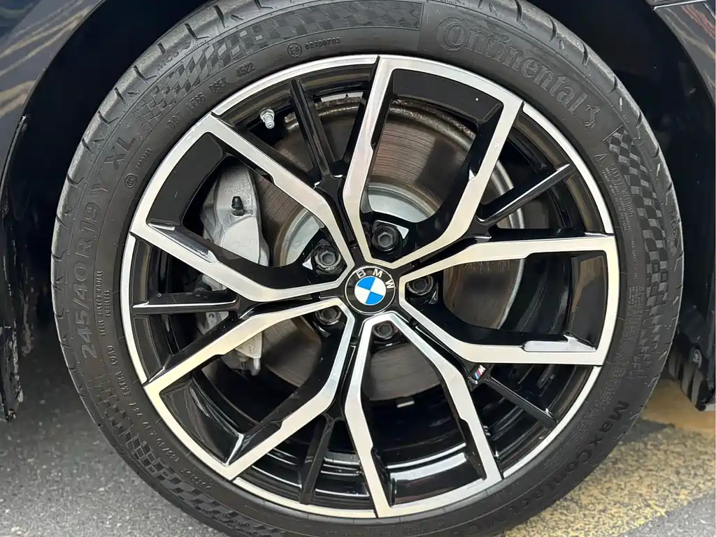 BMW 5 Series — фото 17