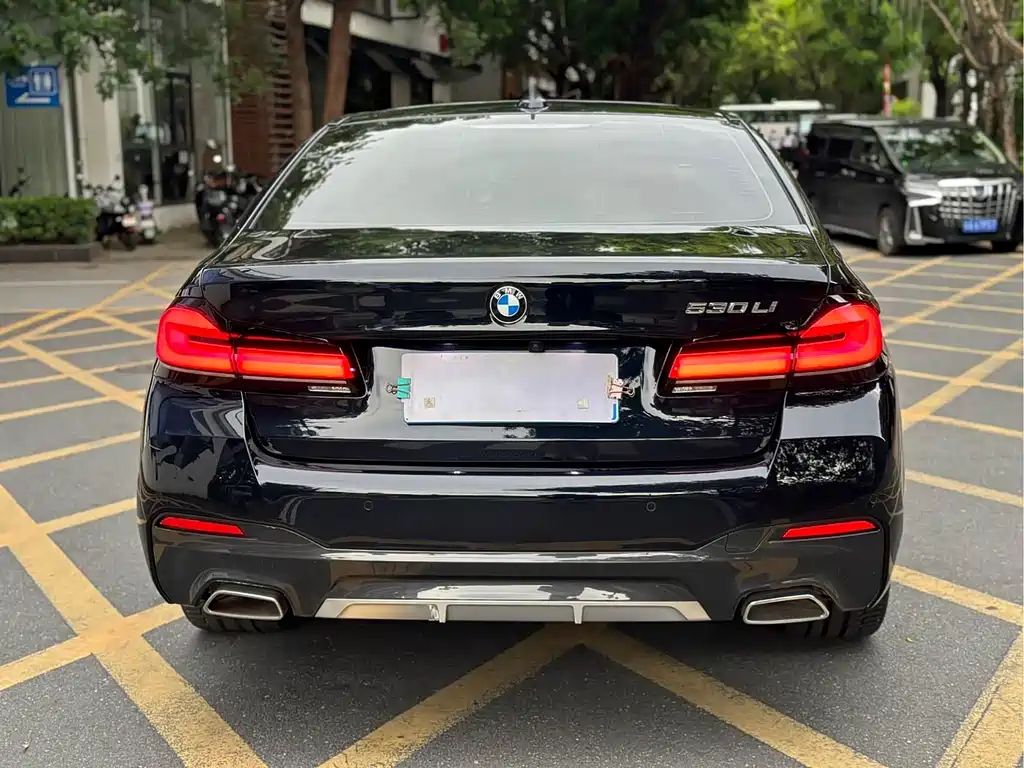 BMW 5 Series — фото 5