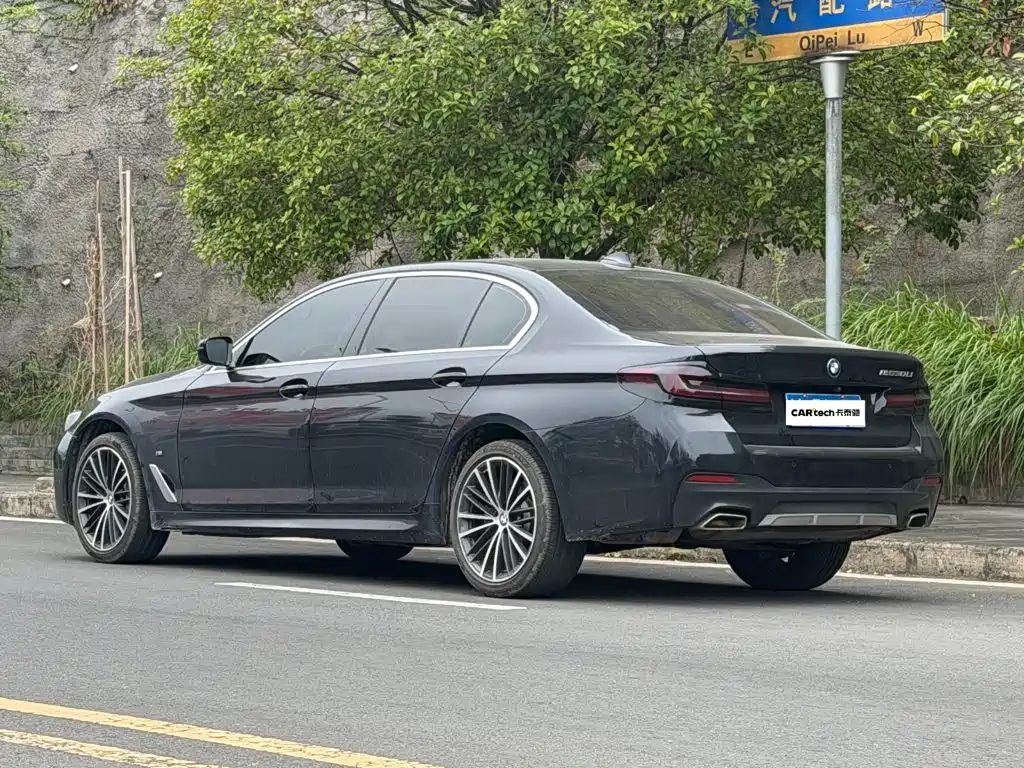 BMW 5 Series — фото 9