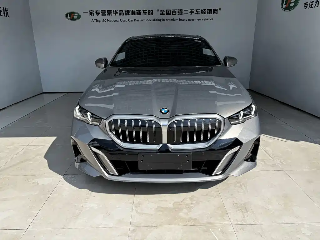 BMW 5 Series — фото 2