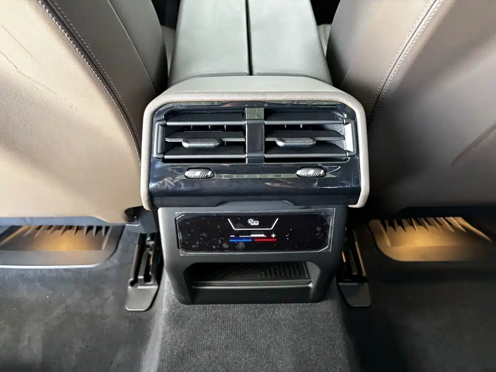 BMW 5 Series — фото 19