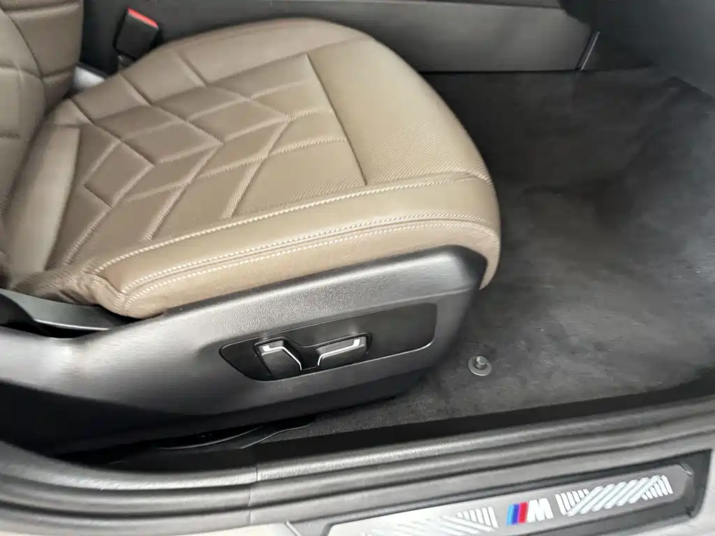 BMW 5 Series — фото 26