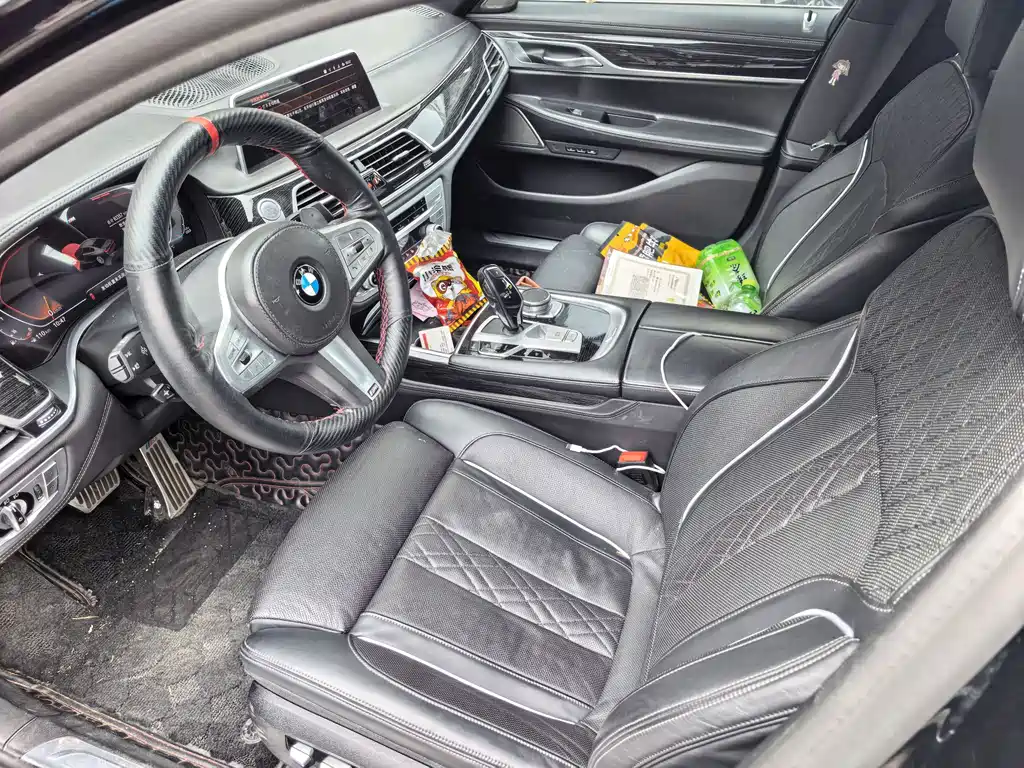 BMW 7 Series — фото 10