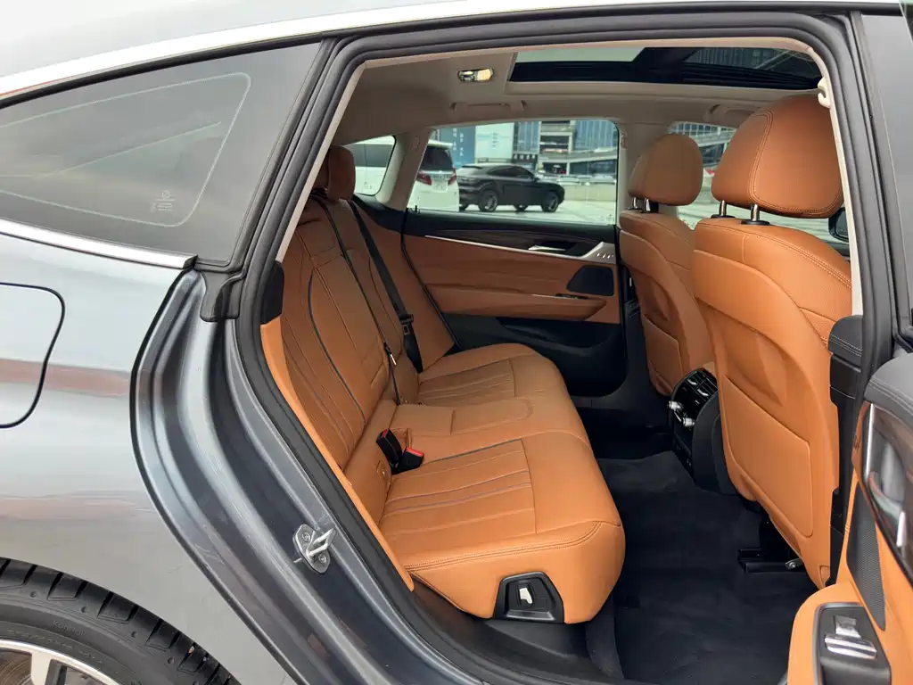 BMW 6 Series GT — фото 13