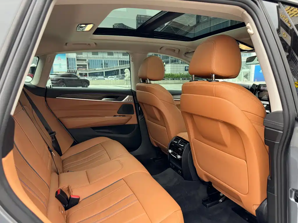 BMW 6 Series GT — фото 14
