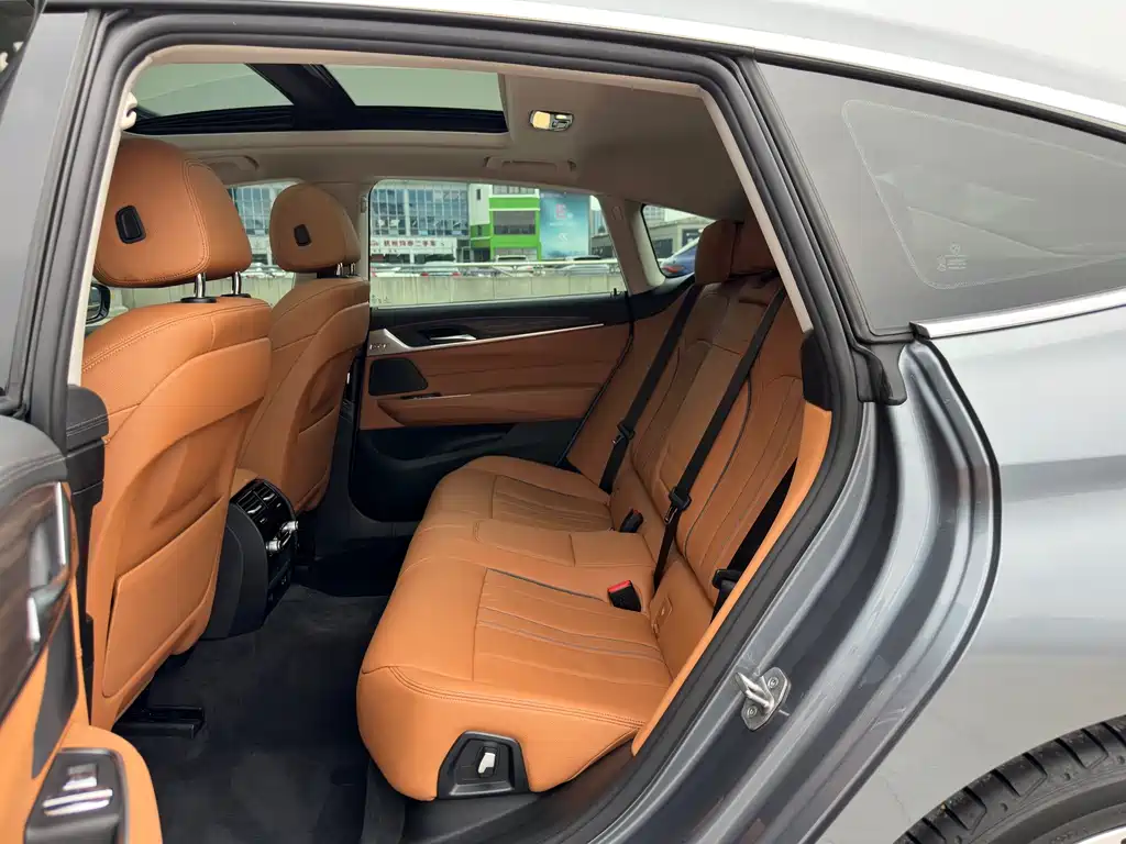 BMW 6 Series GT — фото 15