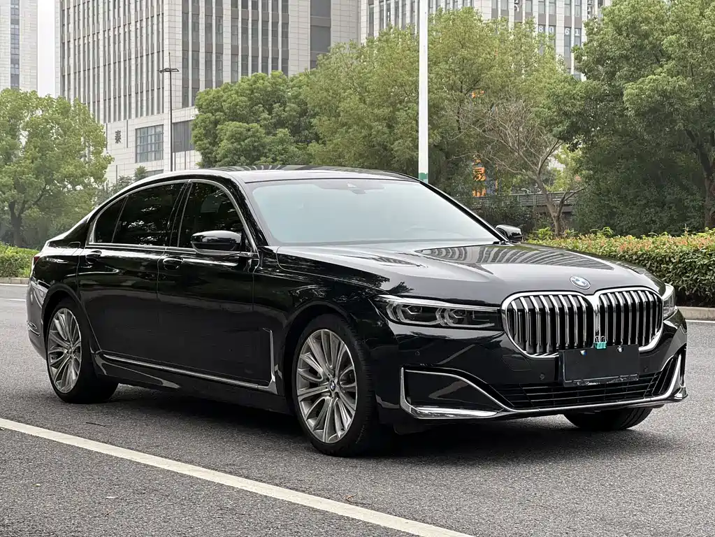 BMW 7 Series — фото 3