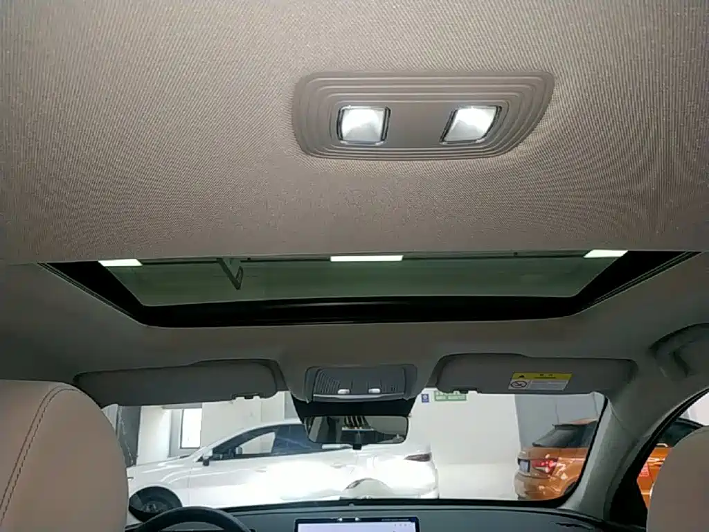 BYD Seal 05 DM-i — фото 18
