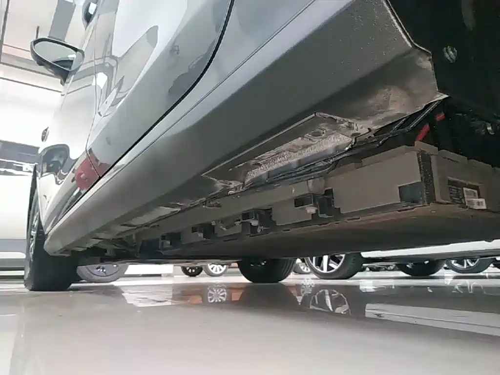 BYD Seal 05 DM-i — фото 22