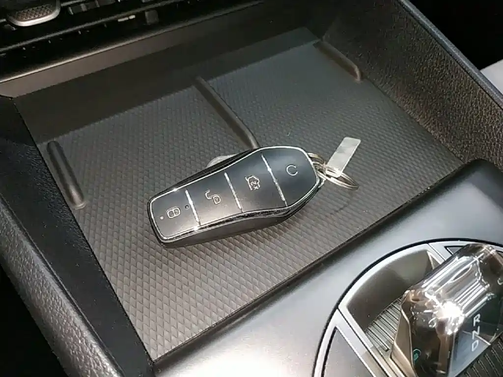 BYD Seal 05 DM-i — фото 9