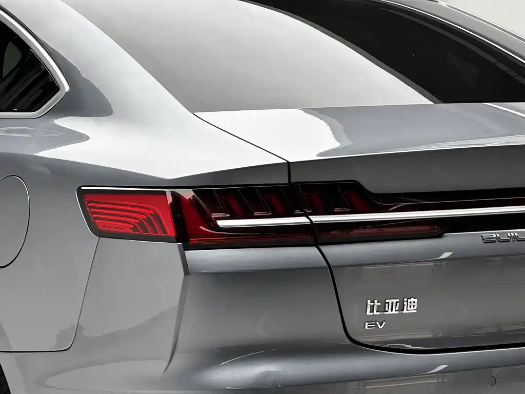 BYD Han — фото 15