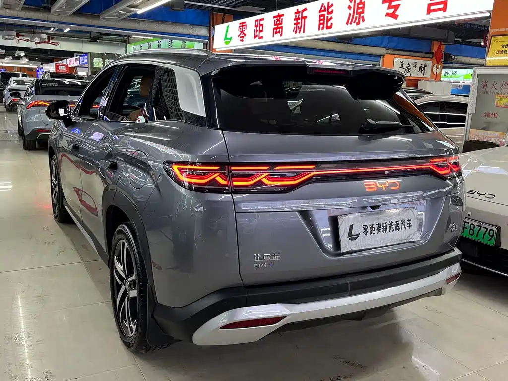 BYD L DM-i — фото 4