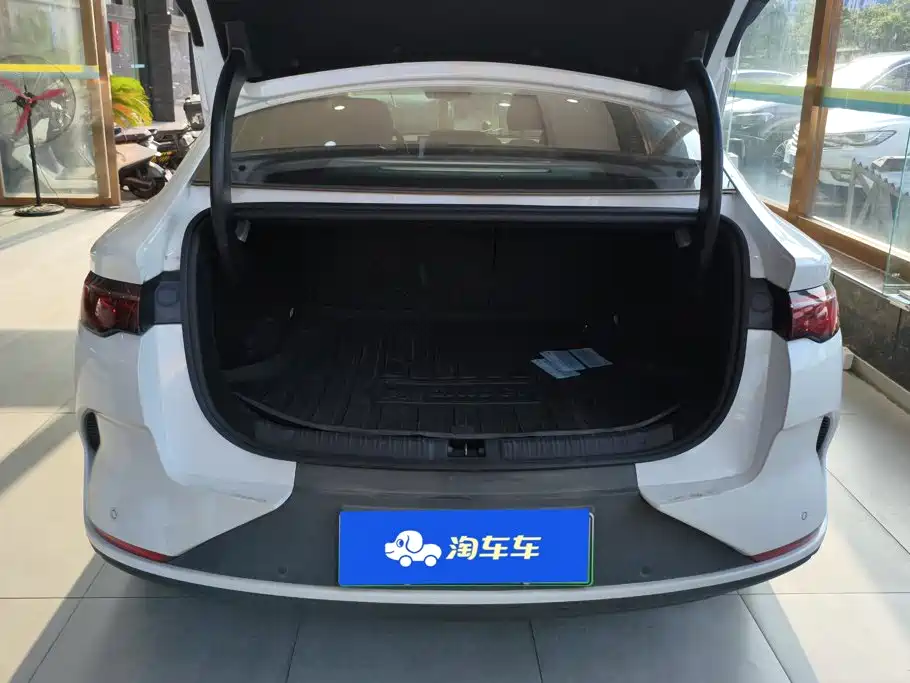 BYD Qin L — фото 4