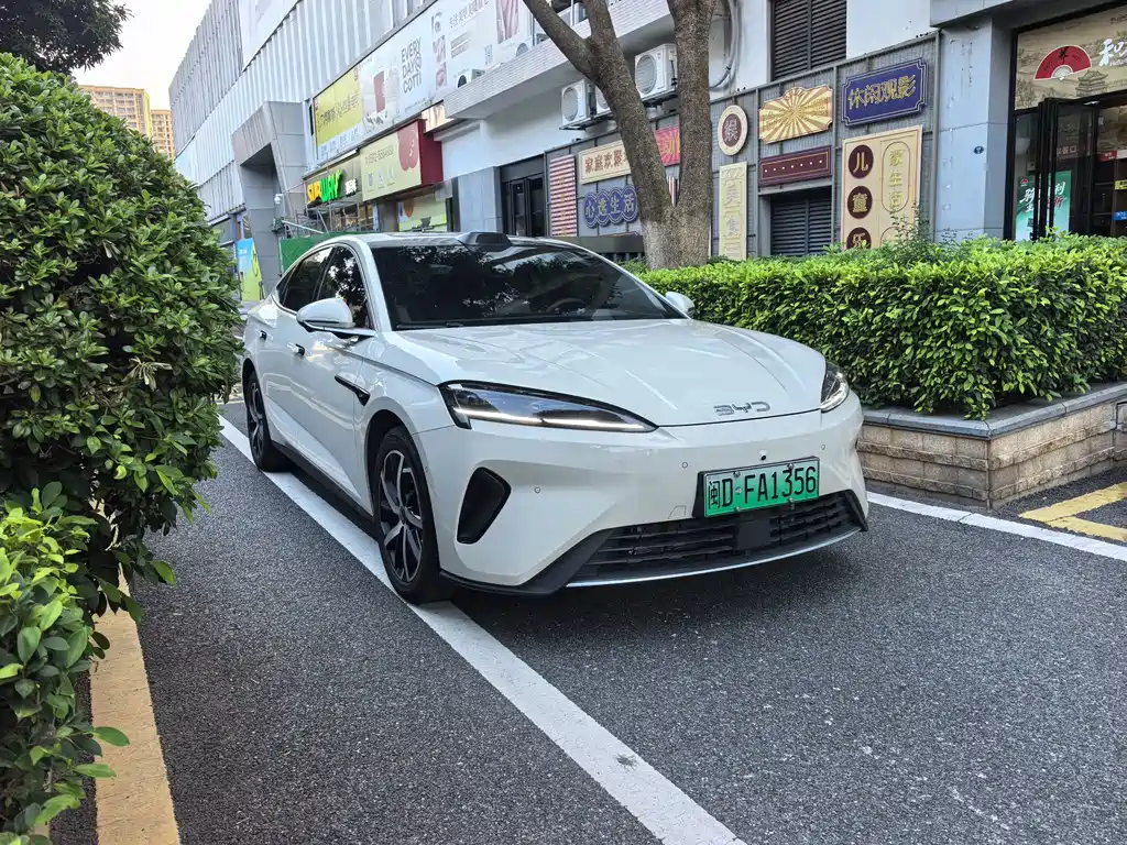 BYD Seal 07 DM-i — фото 3