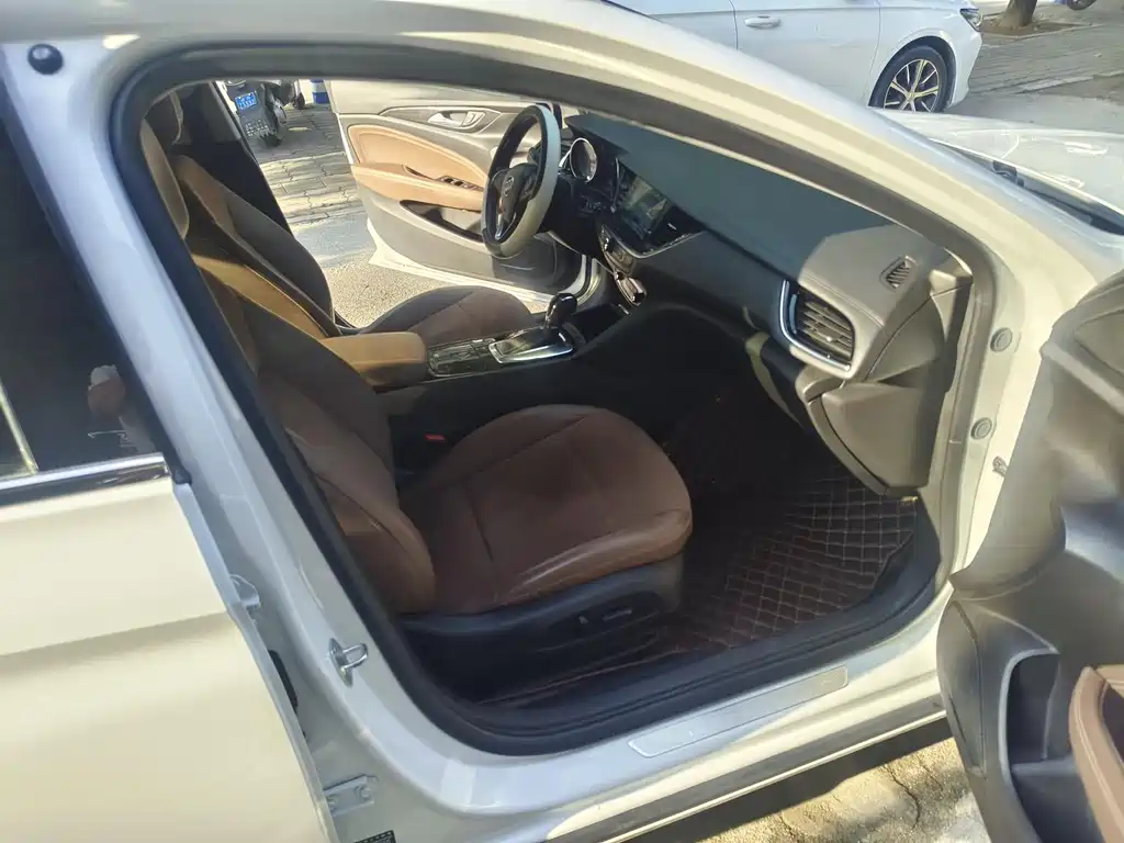Buick Regal — фото 7