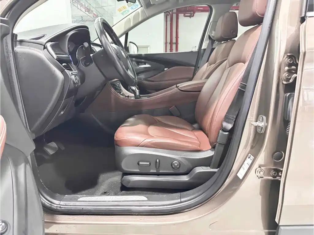 Buick Envision Plus — фото 11