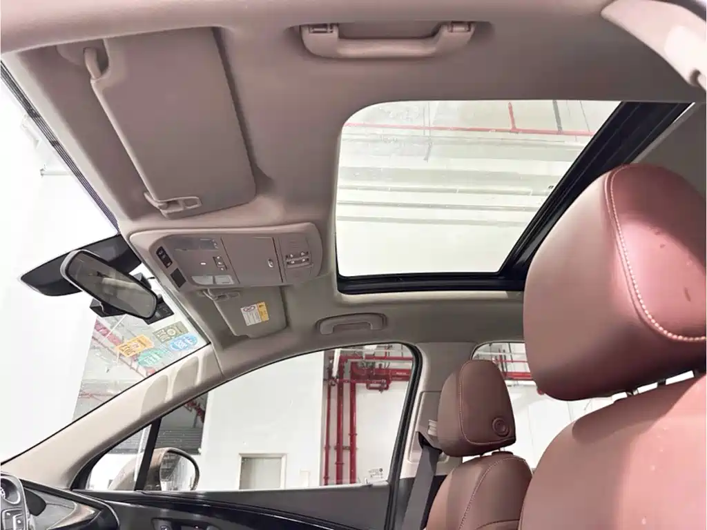 Buick Envision Plus — фото 10