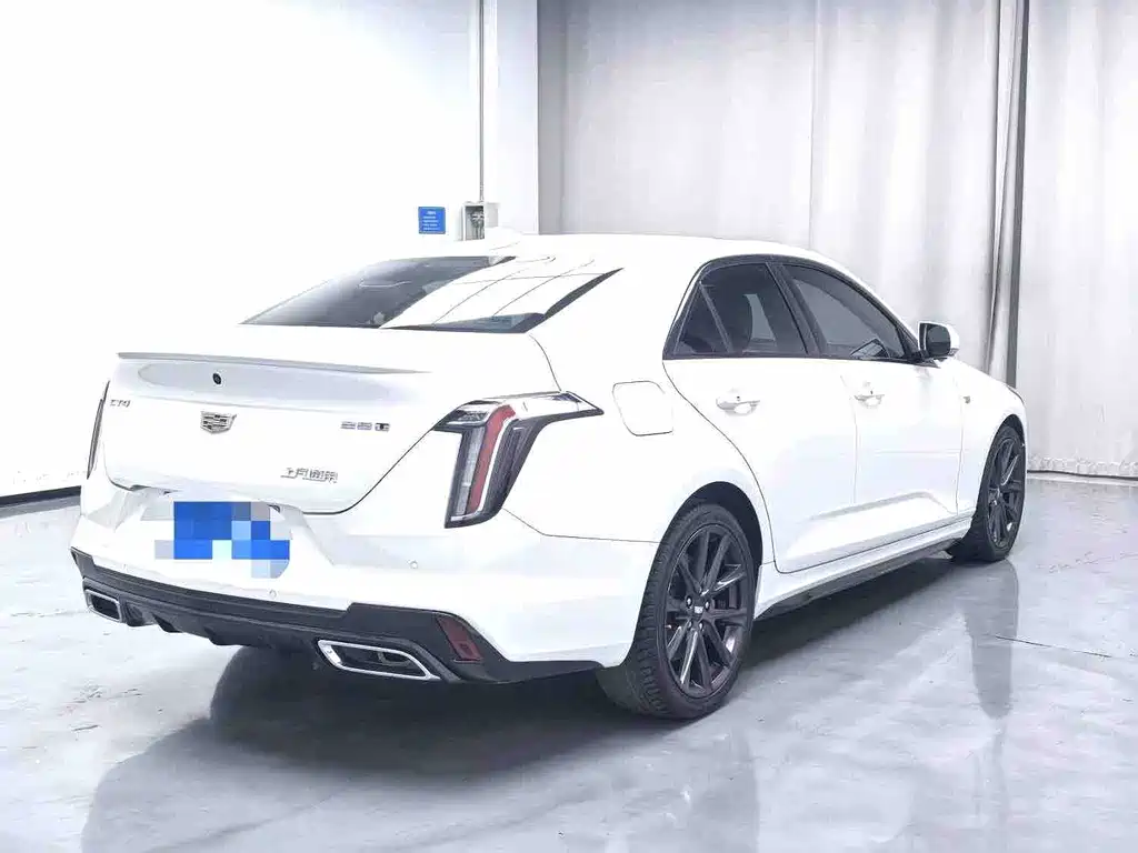 Cadillac CT4 — фото 6