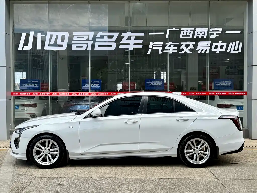 Cadillac CT4 — фото 2