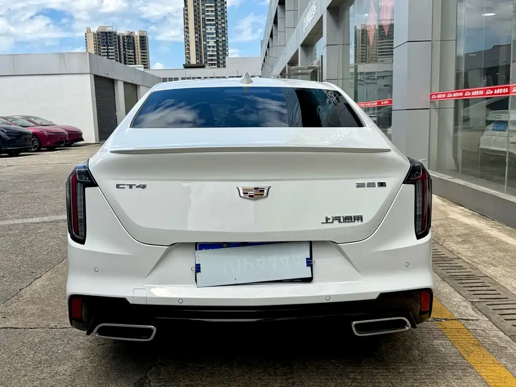 Cadillac CT4 — фото 6