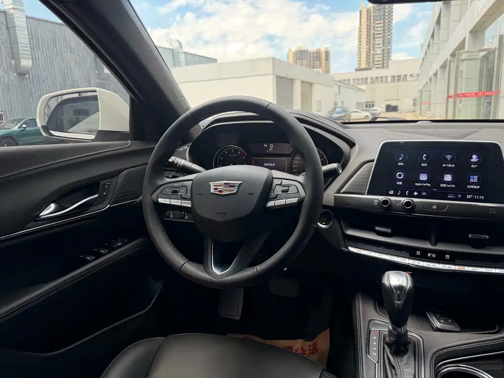Cadillac CT4 — фото 8