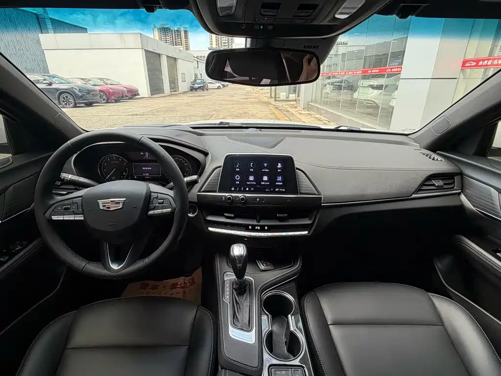 Cadillac CT4 — фото 9