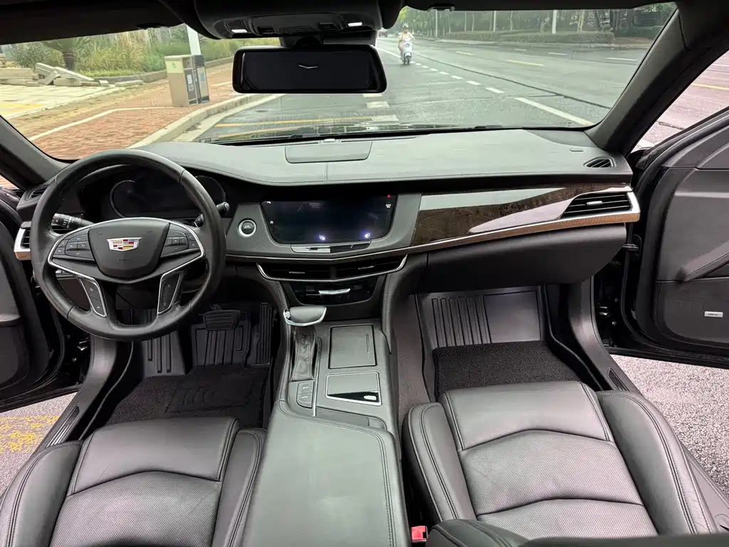 Cadillac CT6 — фото 14