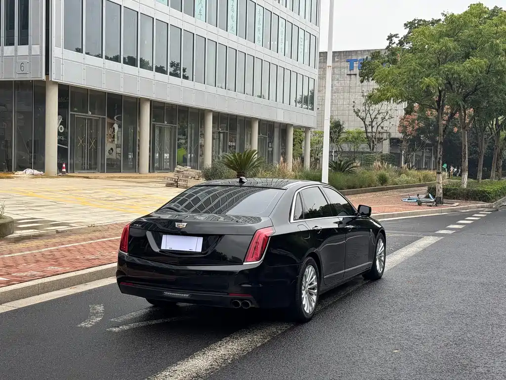 Cadillac CT6 — фото 5