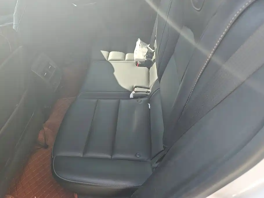 Cadillac XT4 — фото 11