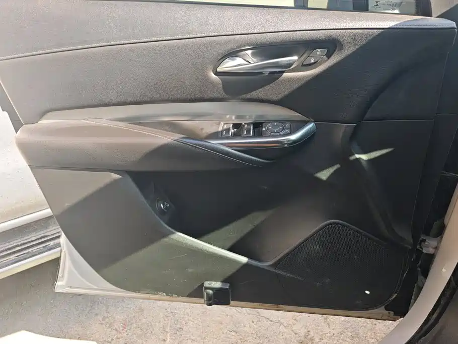 Cadillac XT4 — фото 7