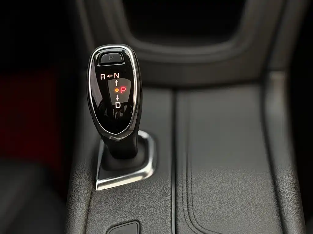 Cadillac XT5 — фото 14