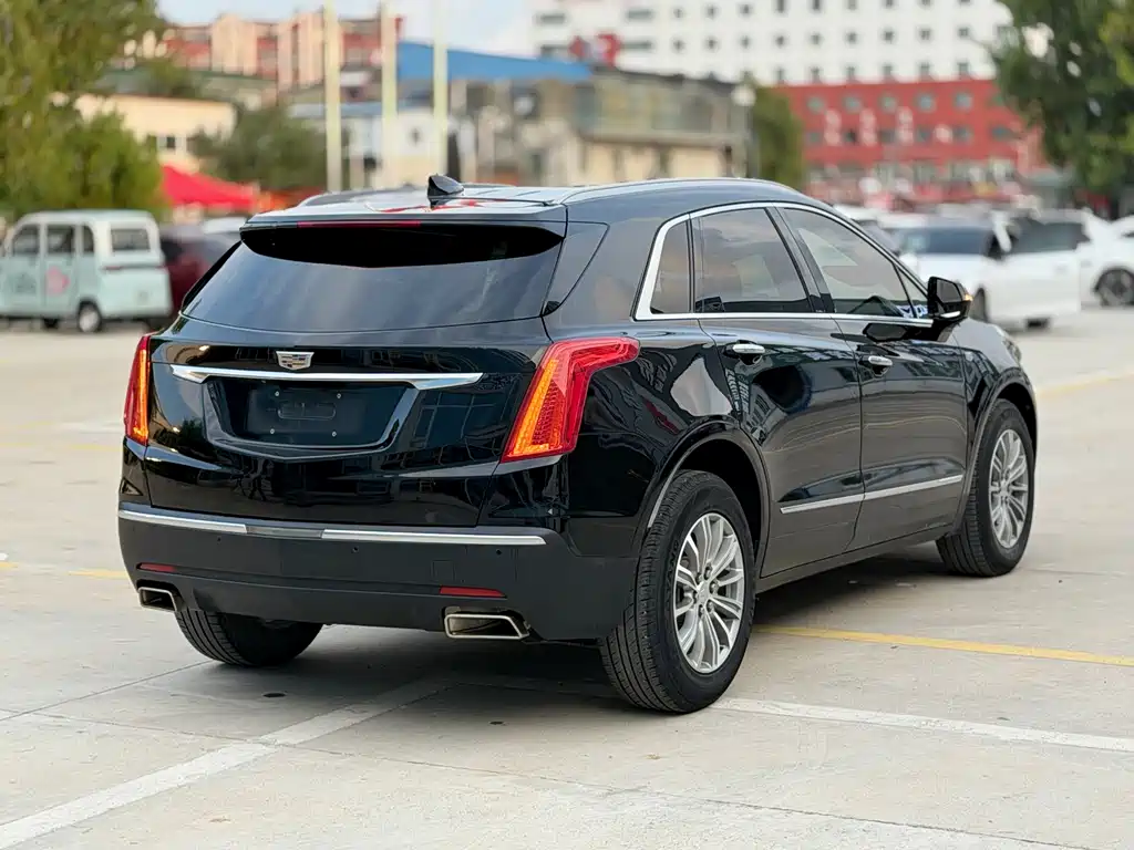 Cadillac XT5 — фото 7