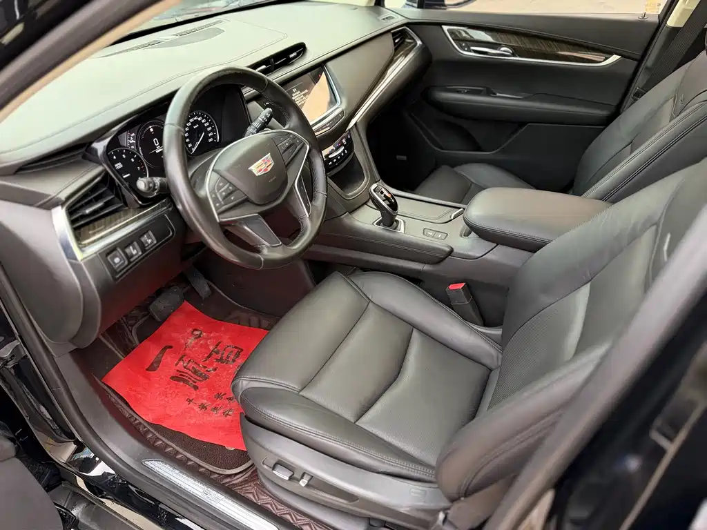 Cadillac XT5 — фото 8