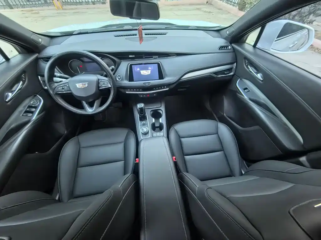 Cadillac XT4 — фото 4