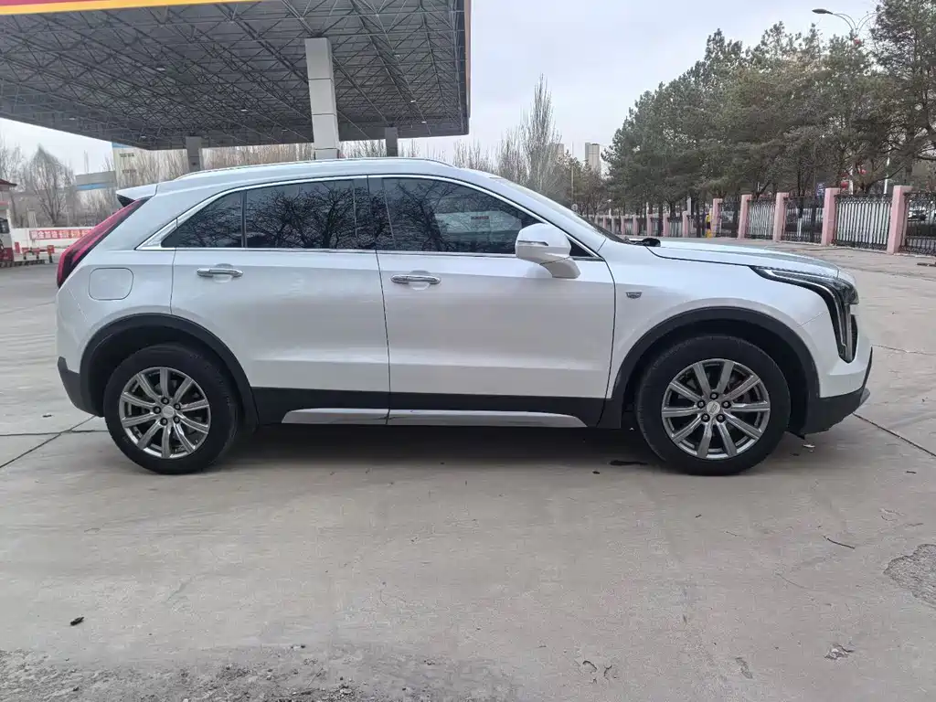 Cadillac XT4 — фото 6