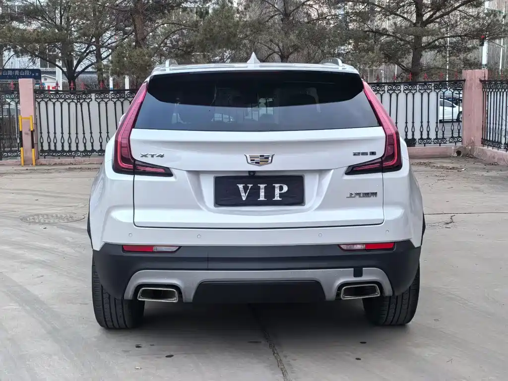 Cadillac XT4 — фото 8