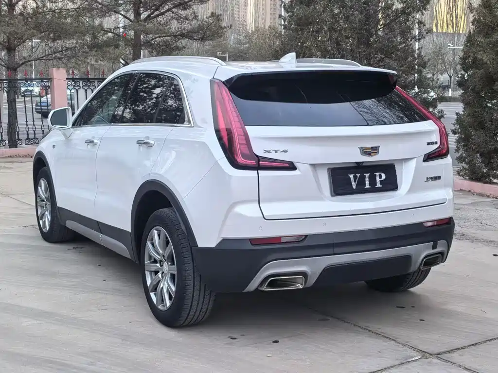 Cadillac XT4 — фото 9
