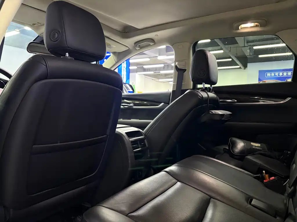 Cadillac XT5 — фото 7