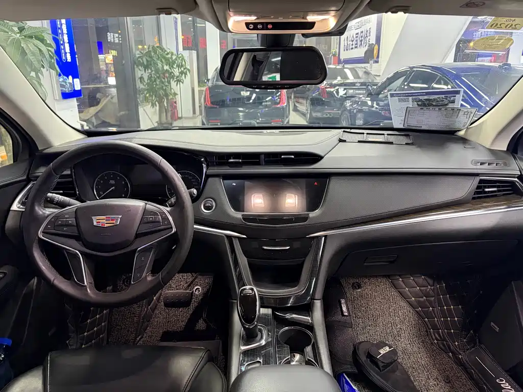 Cadillac XT5 — фото 8
