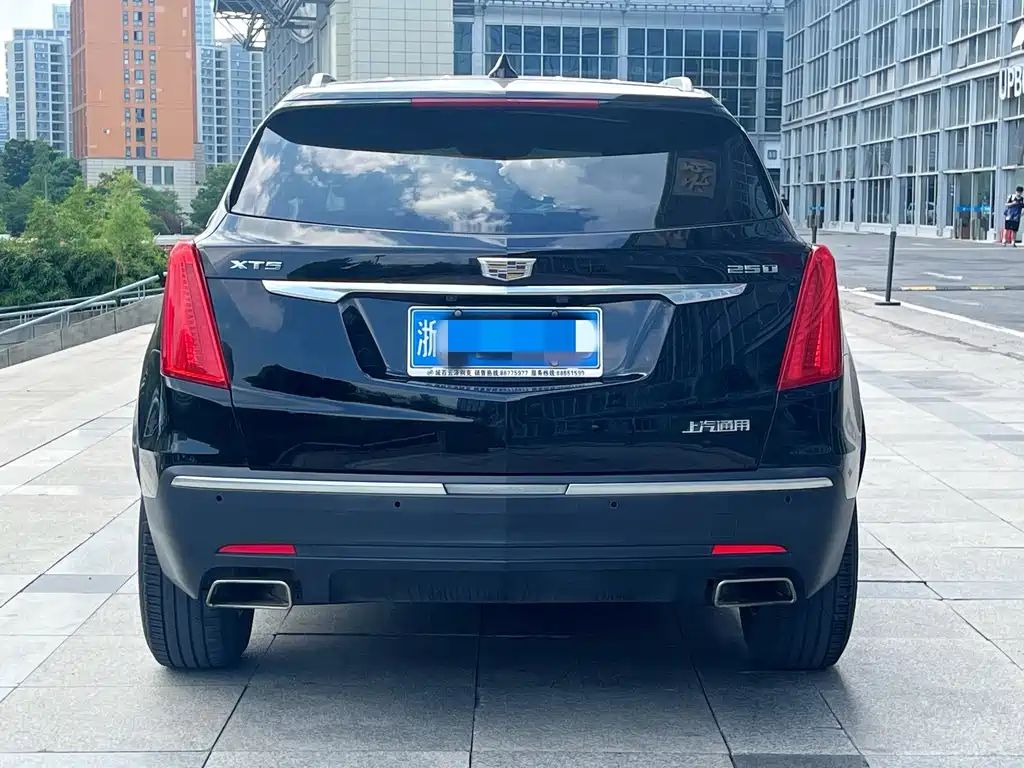 Cadillac XT5 — фото 5