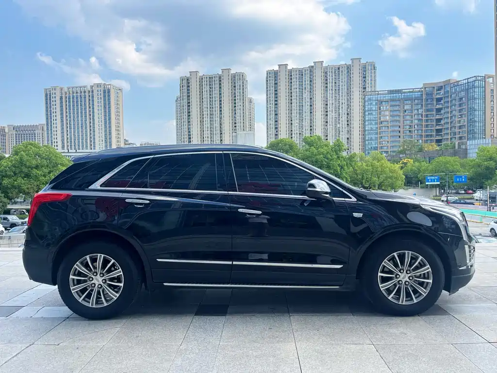 Cadillac XT5 — фото 7